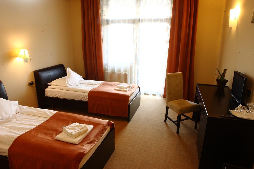 Hotel Transilvania Zalau Bagian luar foto