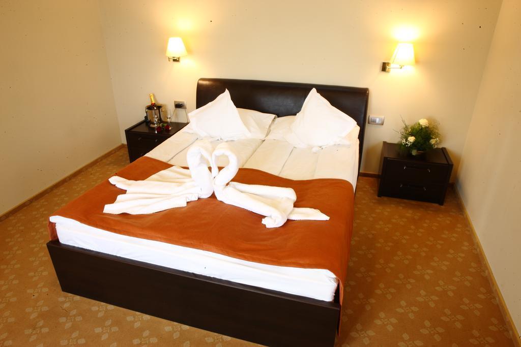 Hotel Transilvania Zalau Bagian luar foto